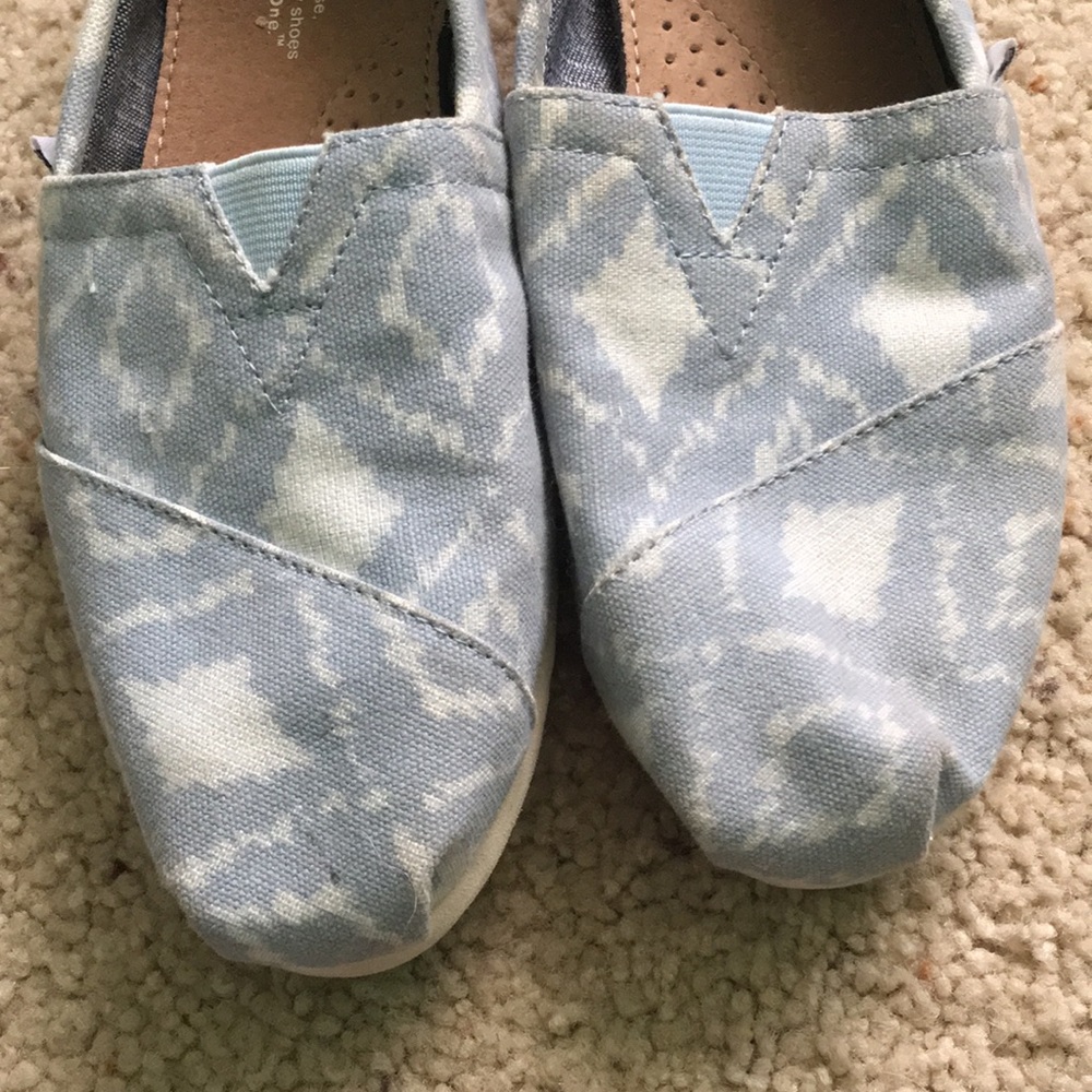 Toms! - Picture 7 of 7